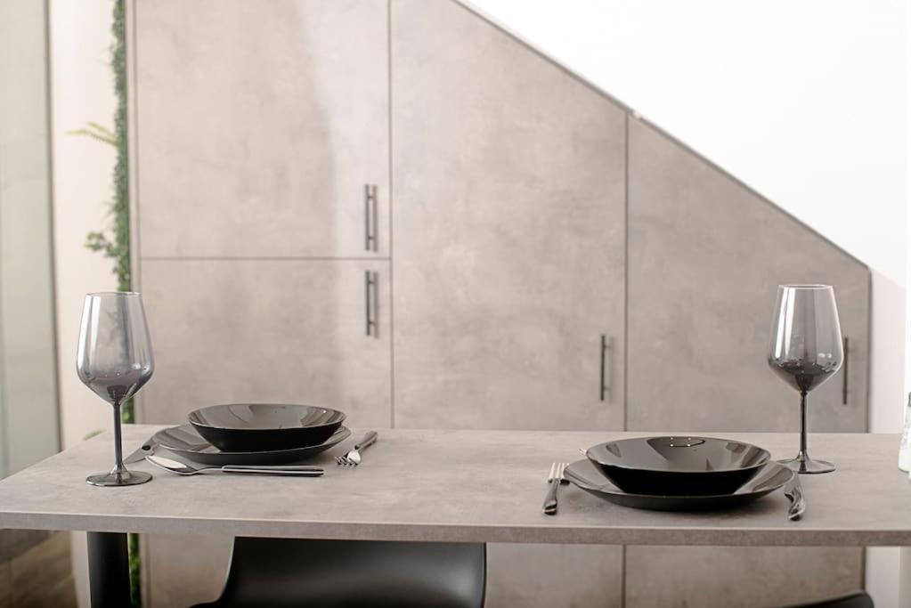 Joy'S Modern-Chic Home Kalamata Exterior photo