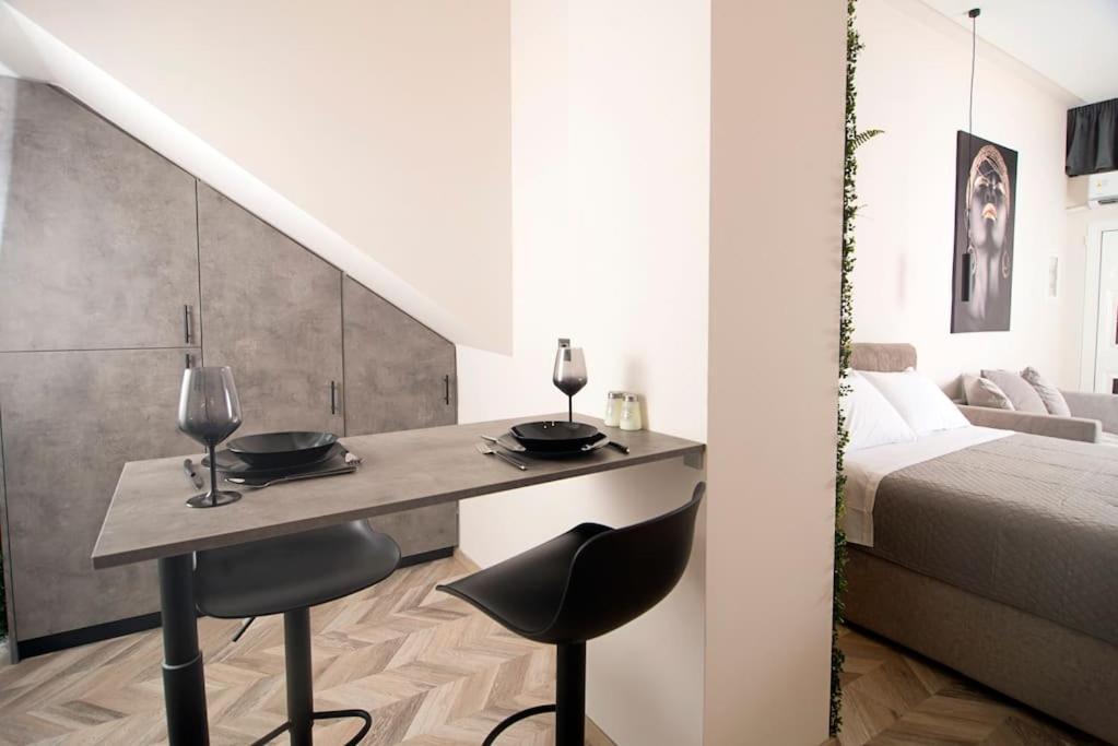Joy'S Modern-Chic Home Kalamata Exterior photo