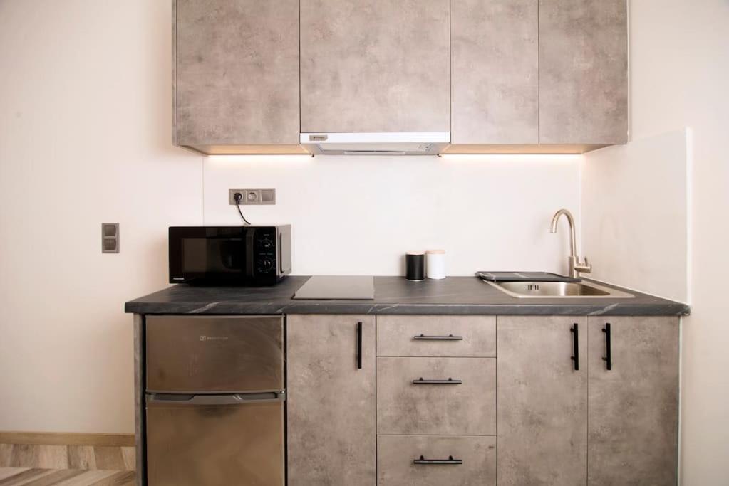 Joy'S Modern-Chic Home Kalamata Exterior photo