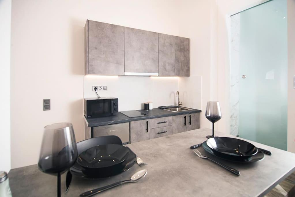 Joy'S Modern-Chic Home Kalamata Exterior photo